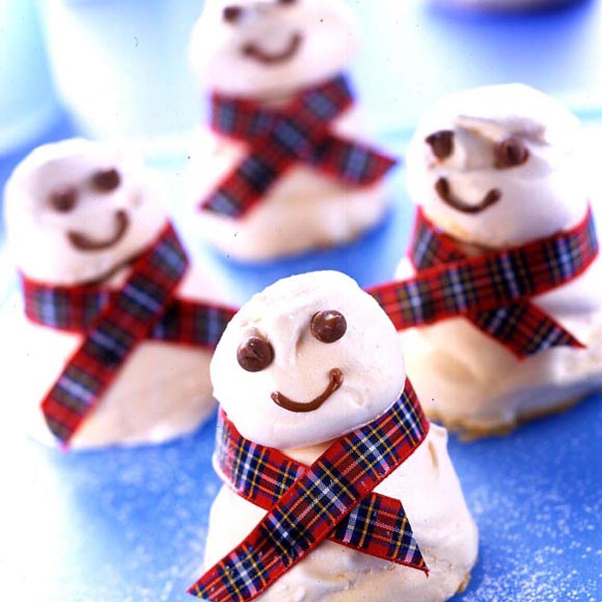 Sparkly Meringue Snowmen Recipe: How to Make It