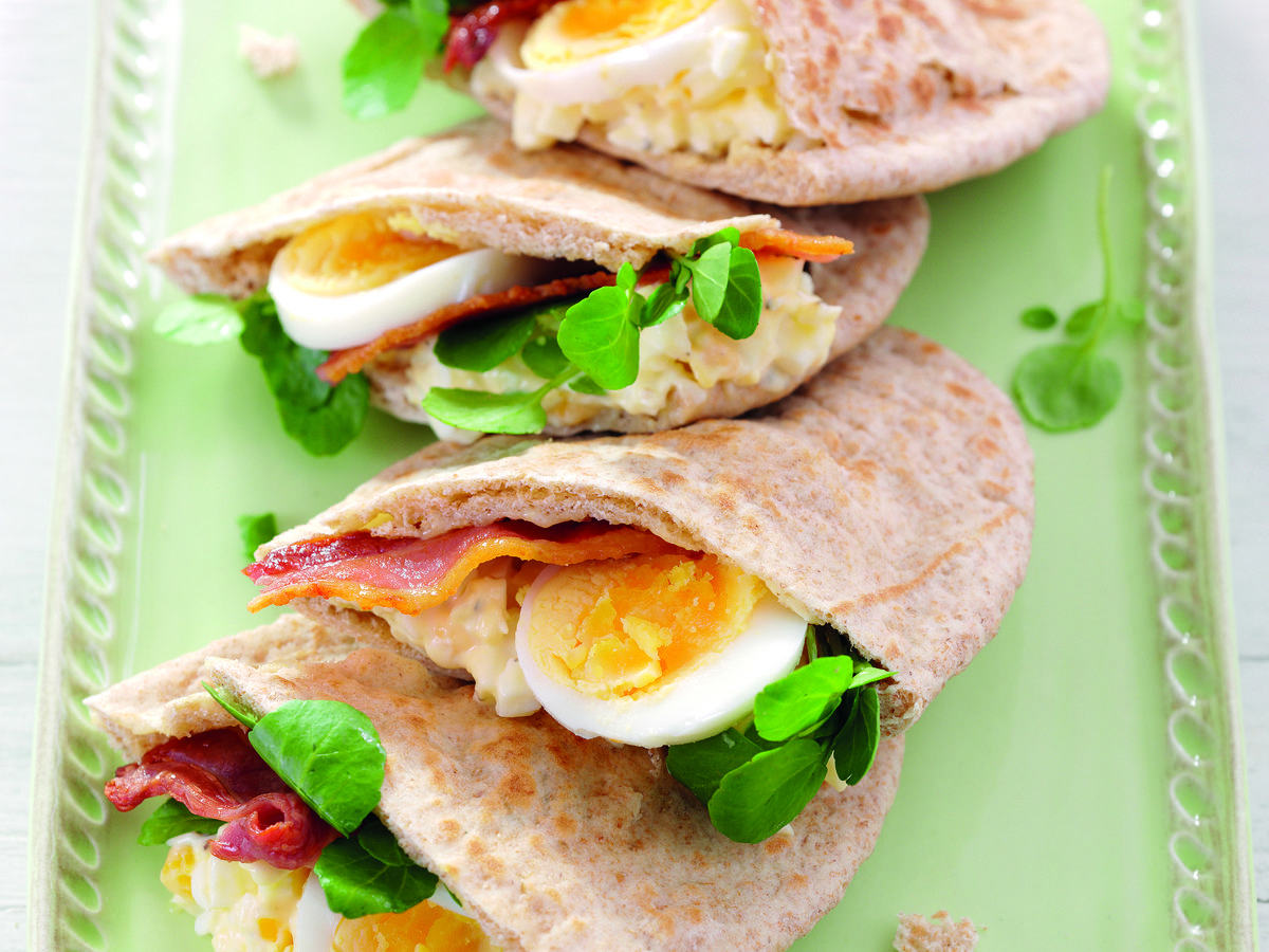 Bacon and egg pitta