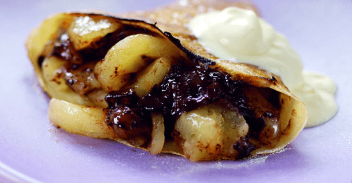 Apple and chocolate crisp pancakes