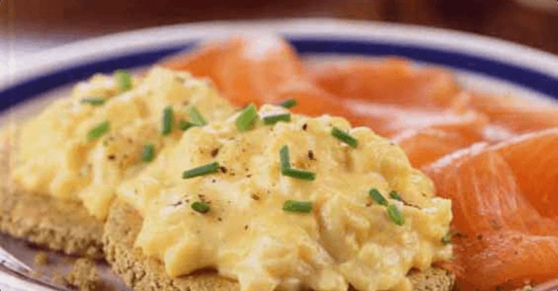 Scrambled eggs with smoked salmon