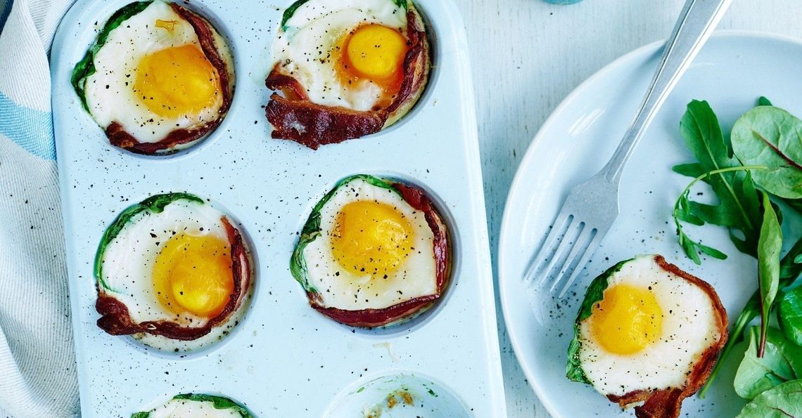 Egg, bacon and spinach cups