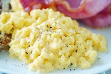 Low calorie easy scrambled eggs