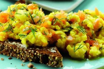 https://www.egginfo.co.uk/sites/default/files/styles/listings_image/public/2018/05/salmon-scrambled-eggs-1027x536.jpg?itok=0XKWyT1J