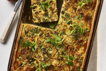 Salmon, watercress and pea quiche 