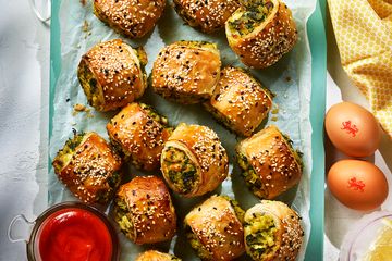 Egg, spinach and feta rolls